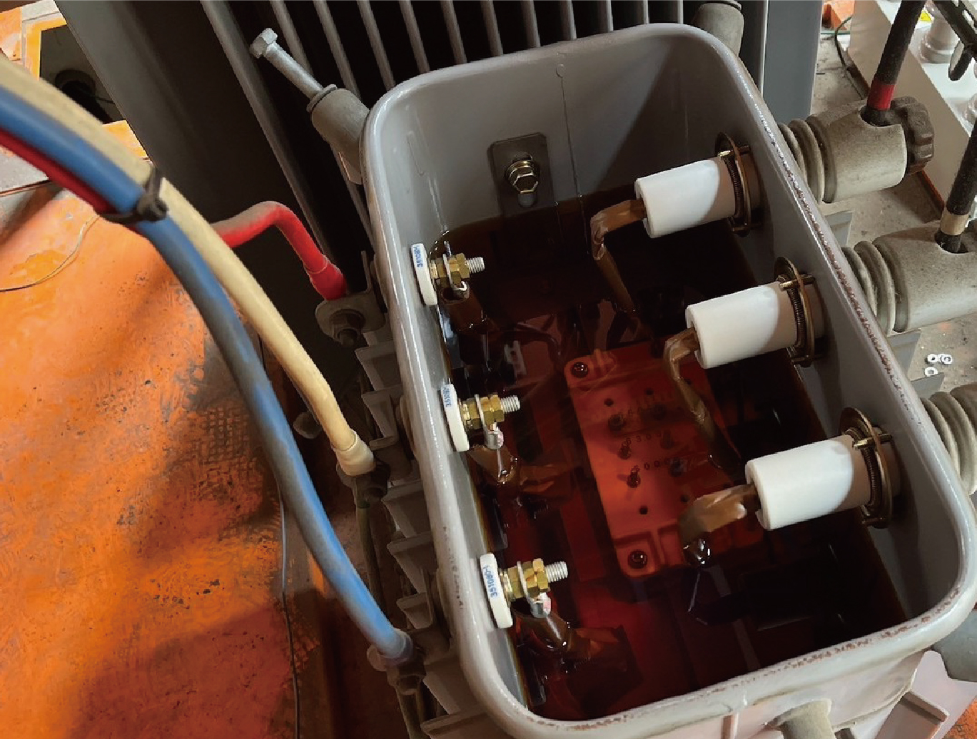 高圧受電設備 PCB採取